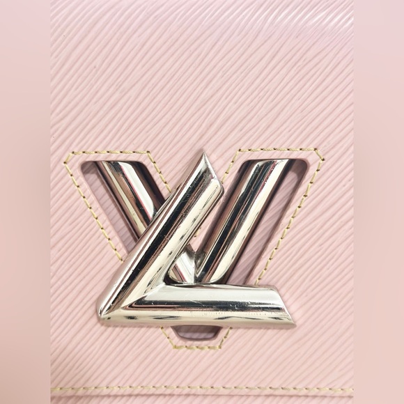 Louis Vuitton Twist Pink Epi MM Shoulder Bag - Picture 4 of 12